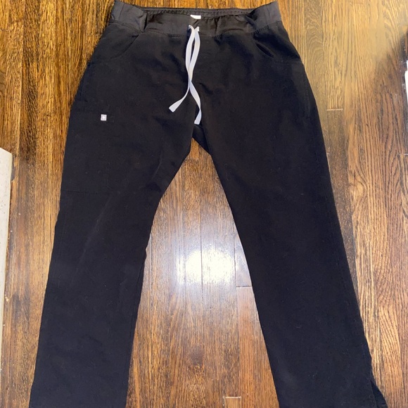 FIGS KADE (SIZE LARGE) - Picture 3 of 5